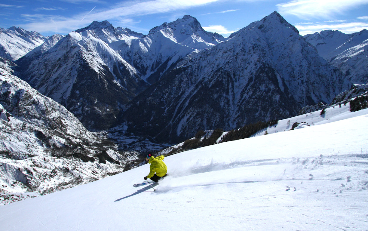 Alps ski skiing. Овернь - Рона - Альпы горнолыжный курорт. Les2alpes. Ле ДЕЗ Альп. Бер лез Альп Франция.