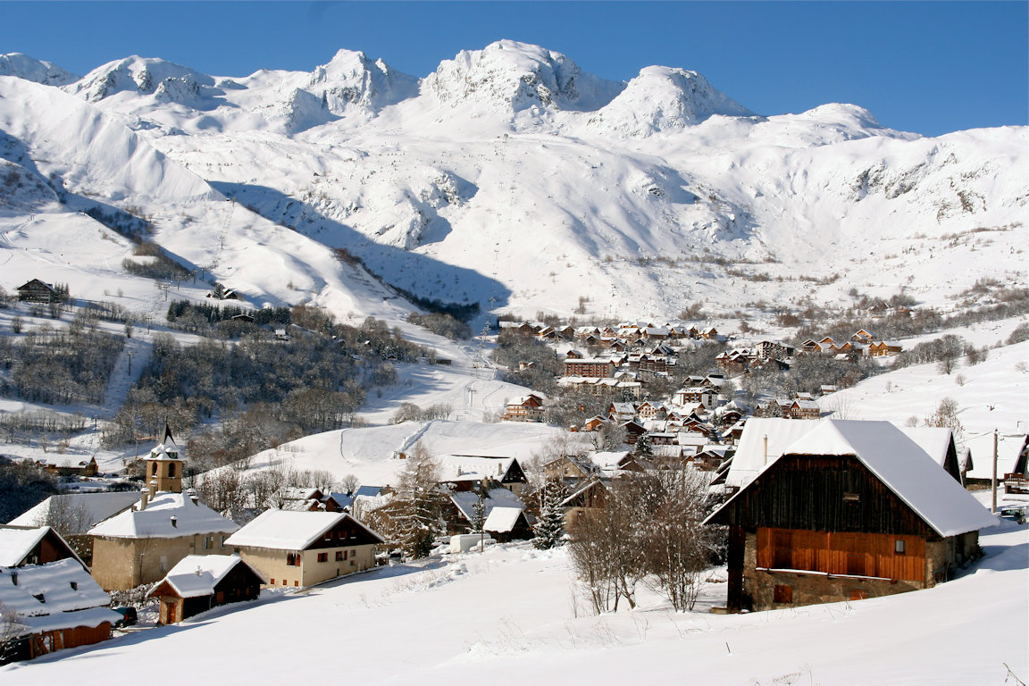 Col de la Croix de Fer  Station village de Saint Sorlin d'Arves